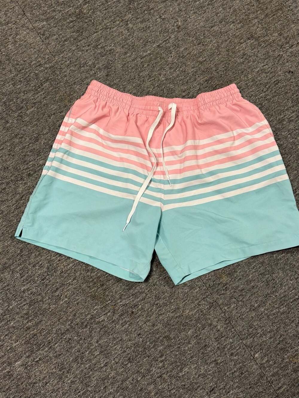 Chubbies The On The Horizons 5.5 Swim Trunks XXL Pink Blue
